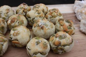 Kransekagekonfekt med græskarkerne – læratbage.dk