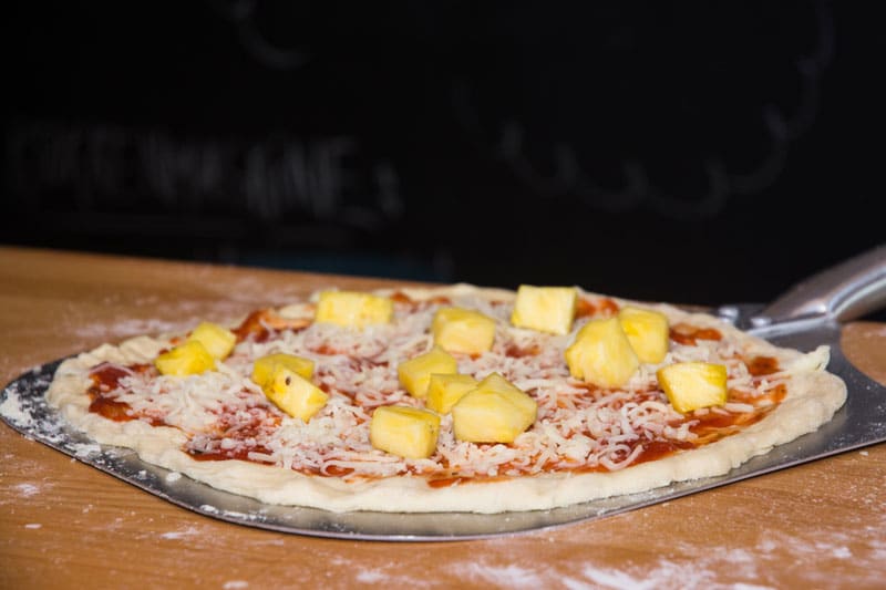Perfekte pizzaer på grillen.